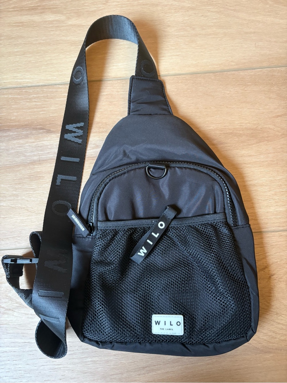 WILO Travel One Shoulder Mesh Sling Bag 5L Black Zip Adjustable Strap